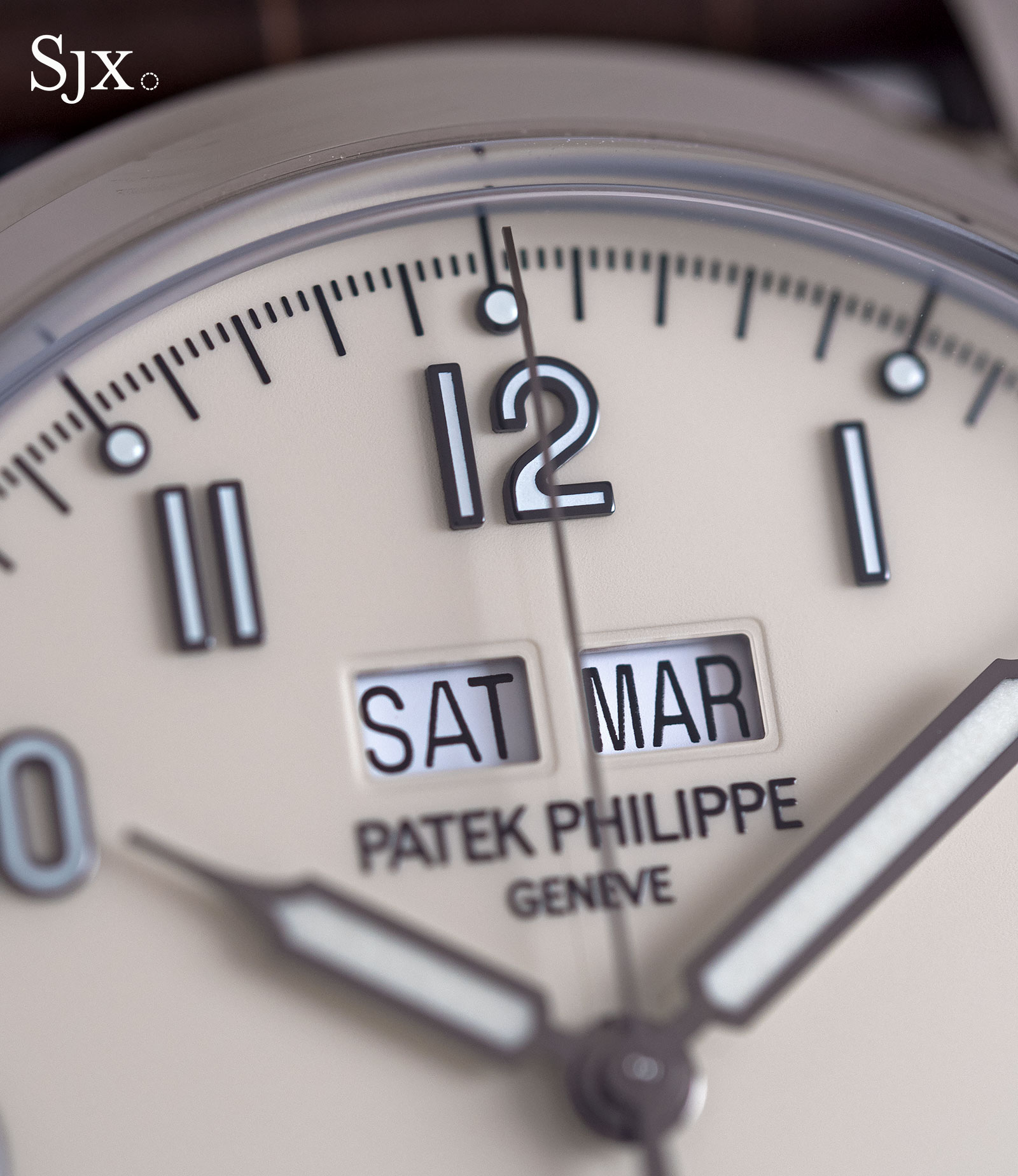 Patek Philippe 5320G perpetual calendar 4